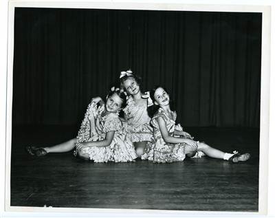 Girls White  Shoes on 1950 S Dance Recital Photo 3 Young Girls In Tap Shoes Posing